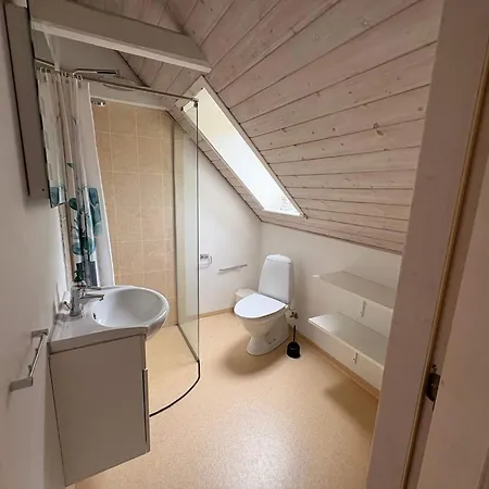 4 Star In Henne Feriehus *