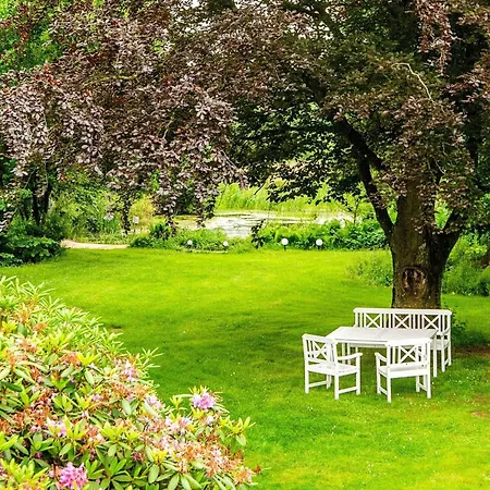 4 Star In Henne Feriehus *