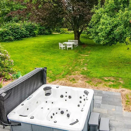 4 Star In Henne Henne Strand