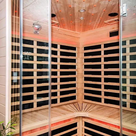 4 Star In Henne Dom wakacyjny