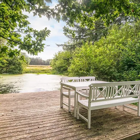 4 Star In Henne Feriehus