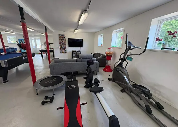 4 Star In Henne Feriehus Henne Strand