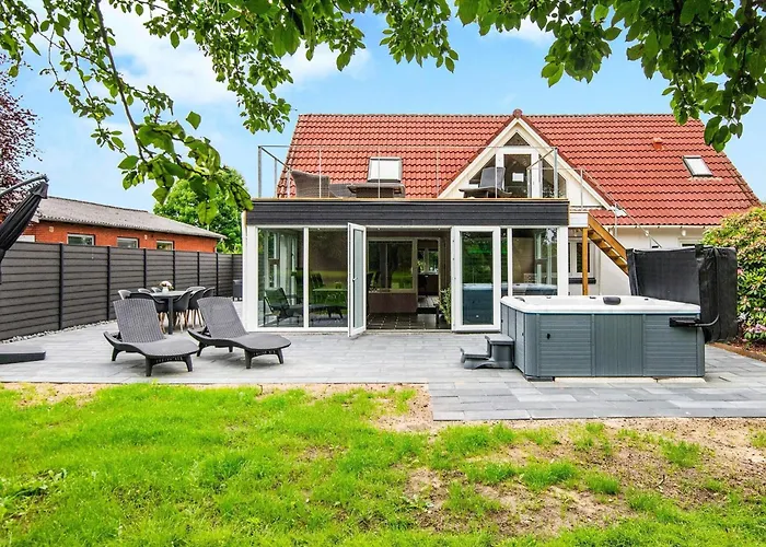 Holiday home 4 Star In Henne Henne Strand