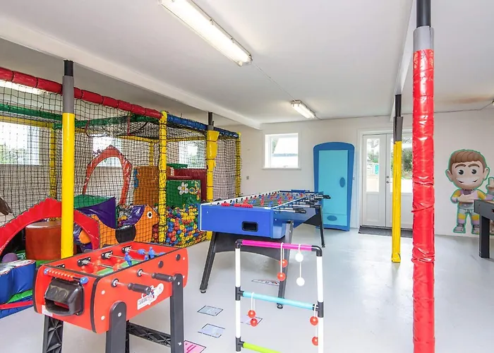 4 Star In Henne Feriehus *