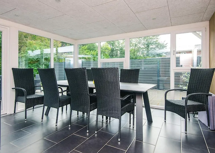 4 Star In Henne Henne Strand