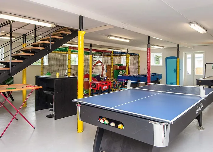 4 Star In Henne Feriehus Henne Strand