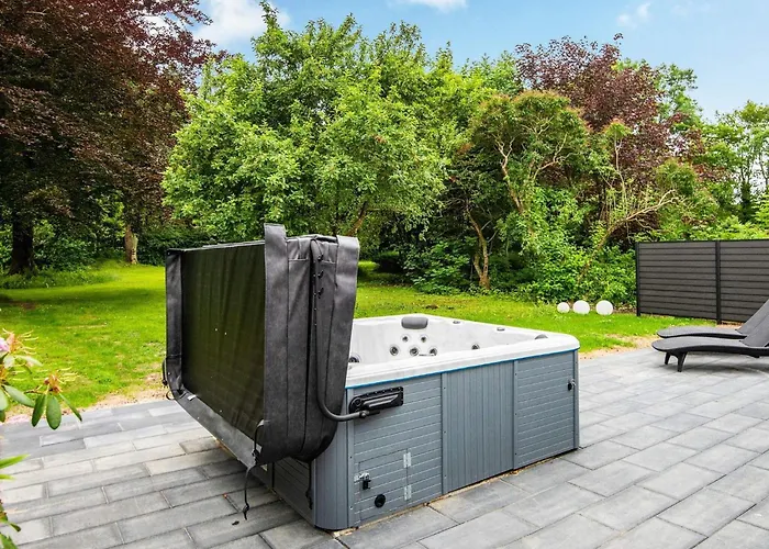 4 Star In Henne Henne Strand