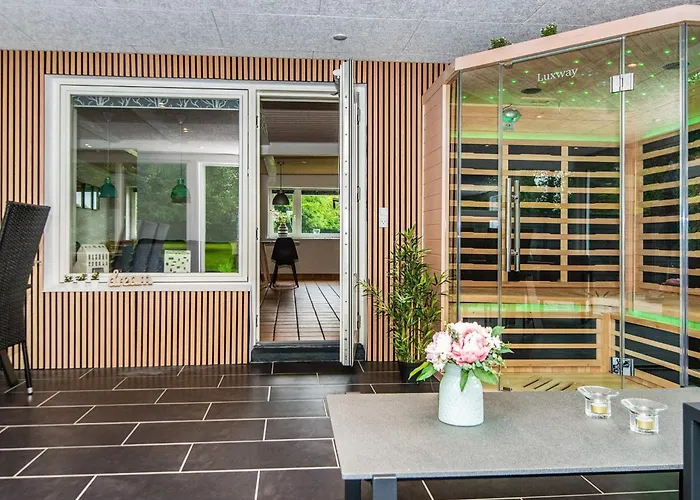 4 Star In Henne Holiday home Henne Strand