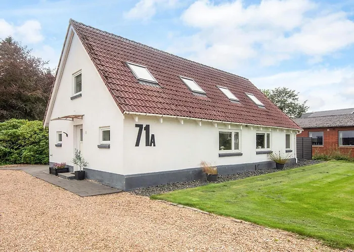 Holiday home 4 Star In Henne *