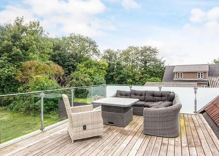 4 Star In Henne Holiday home