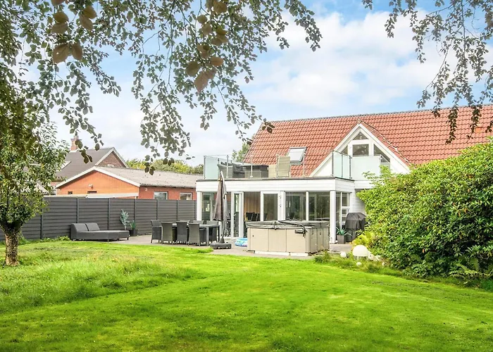 Holiday home 4 Star In Henne